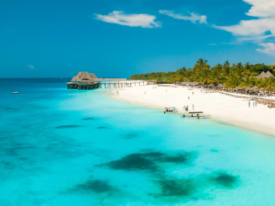 Turquoise water and a white-sand beach on Zanzibar on the 8 Days Wildlife & Beach Holiday